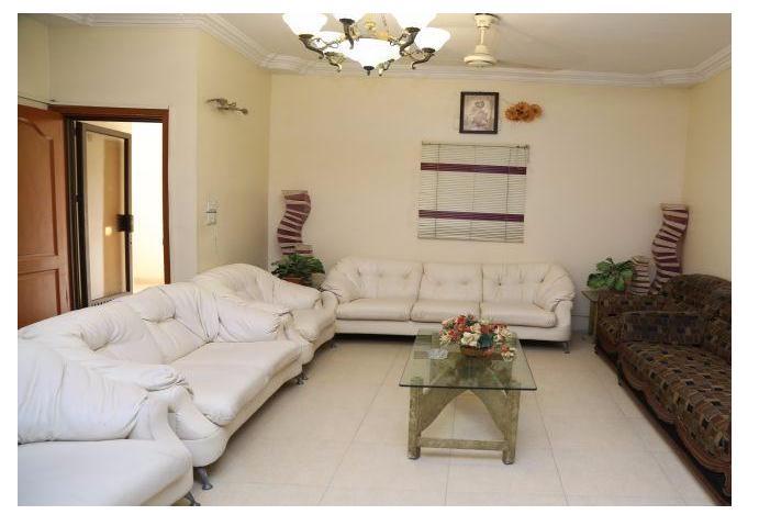 Luxury Inn Karacsi Kültér fotó