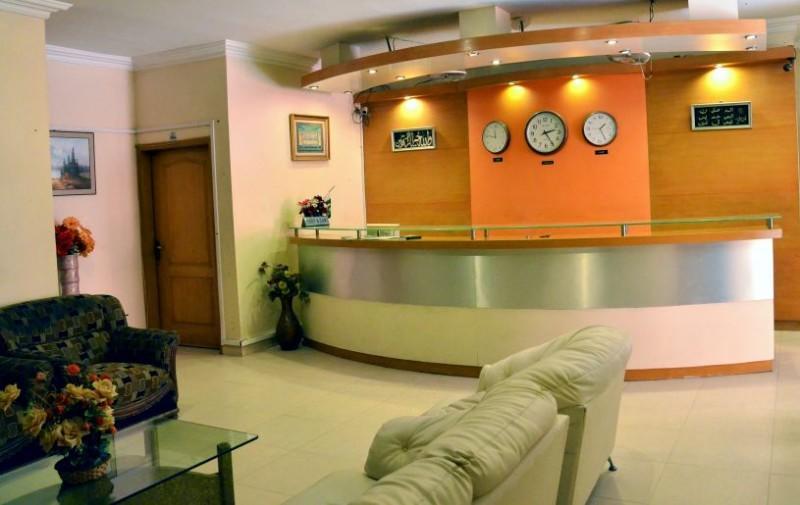 Luxury Inn Karacsi Kültér fotó