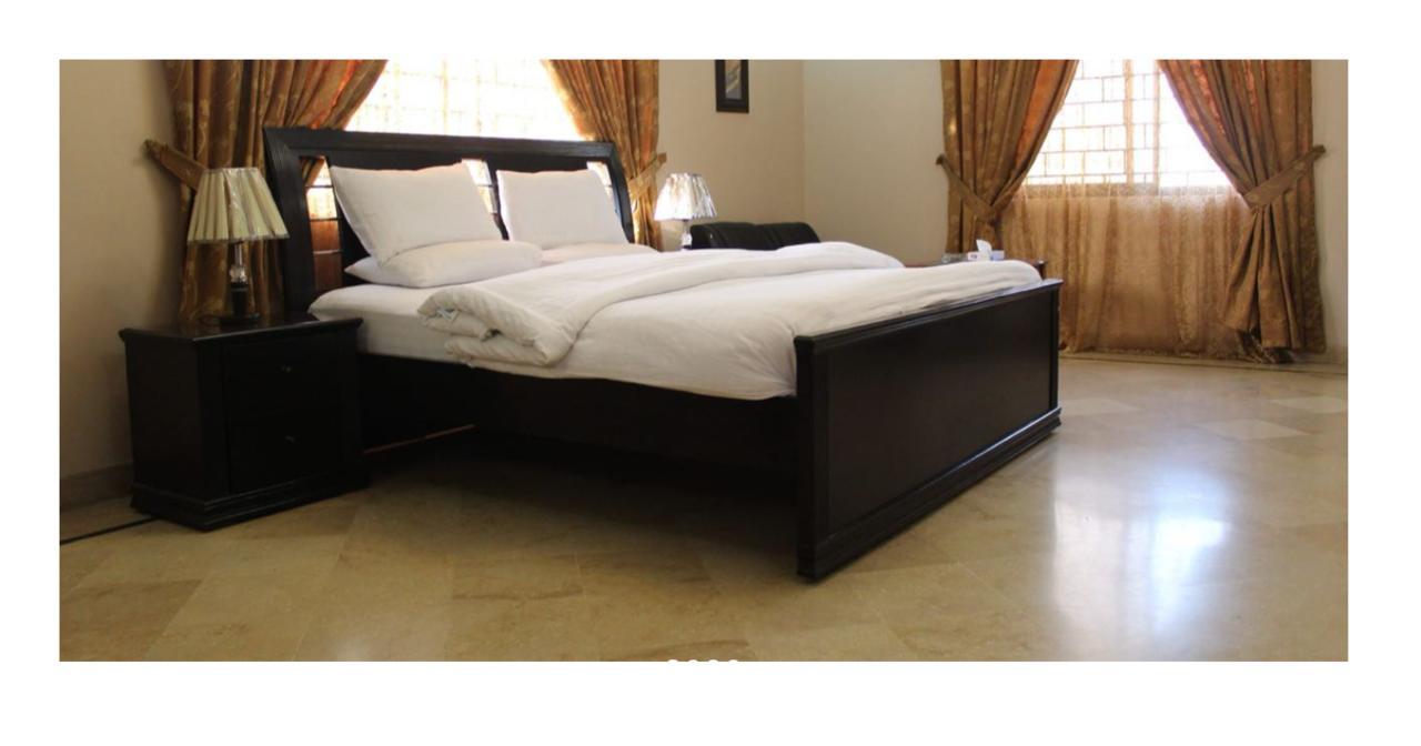 Luxury Inn Karacsi Kültér fotó
