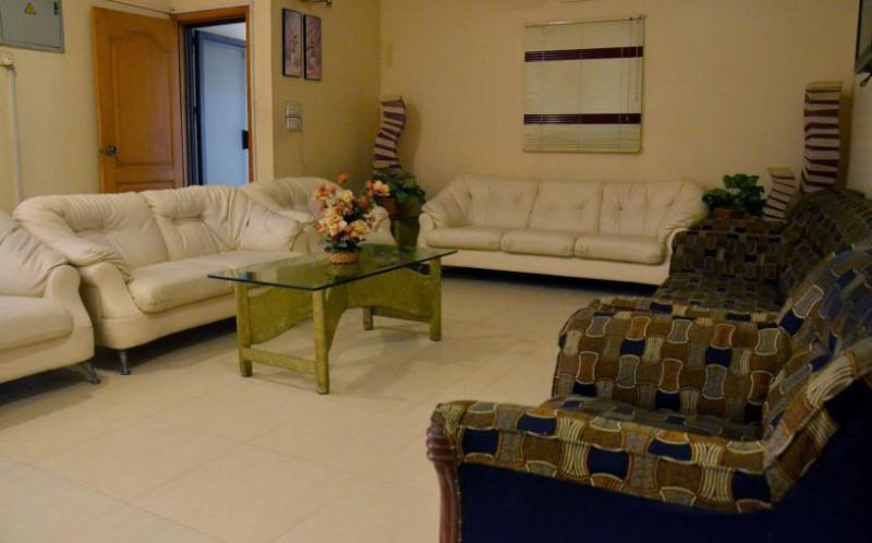 Luxury Inn Karacsi Kültér fotó